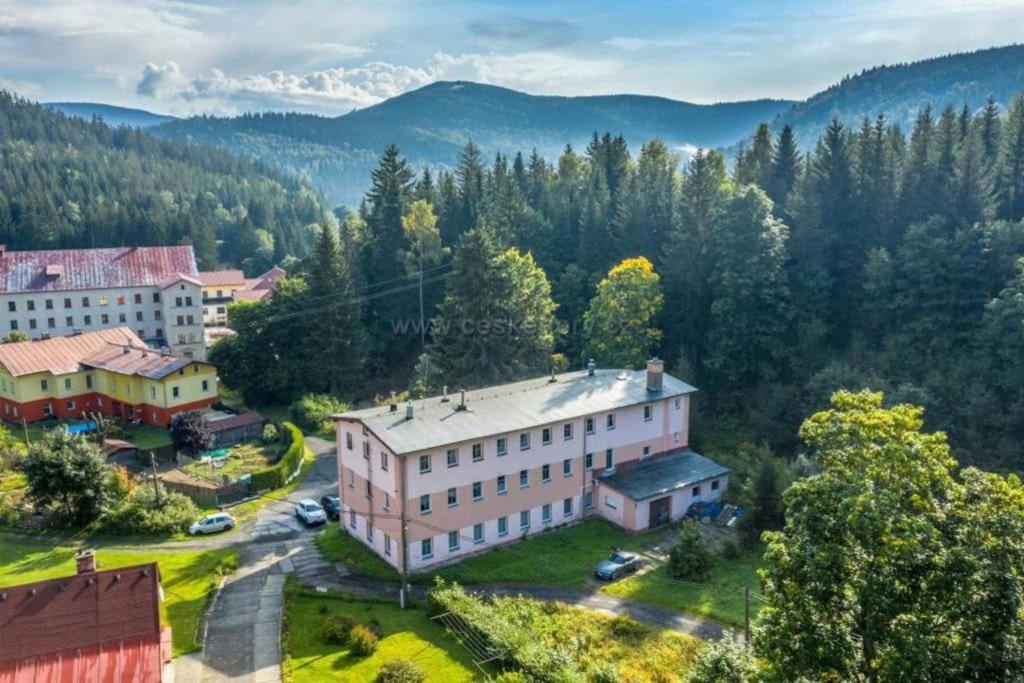 Utulny Byt V Jizerskych Horach -Apartman Mili Kořenov Exteriör bild
